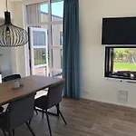 Marina Strandbad Inseltraum Mit Zaun Haus Nr 83 Olburgen